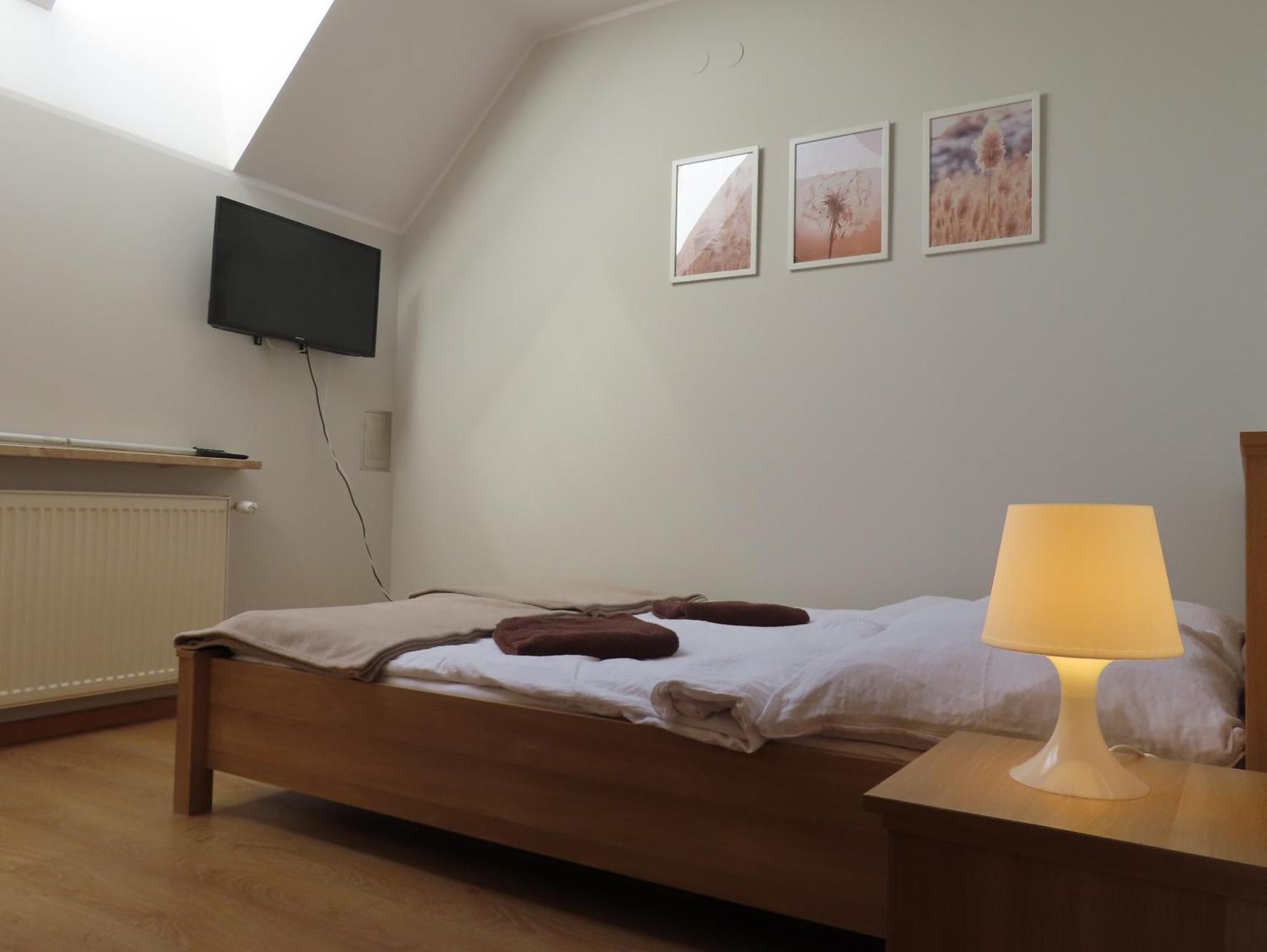 Dobry Zakatek Dom Rekolekcyjny Hotel คอนสแตนชิน-เยซออร์นา ภายนอก รูปภาพ