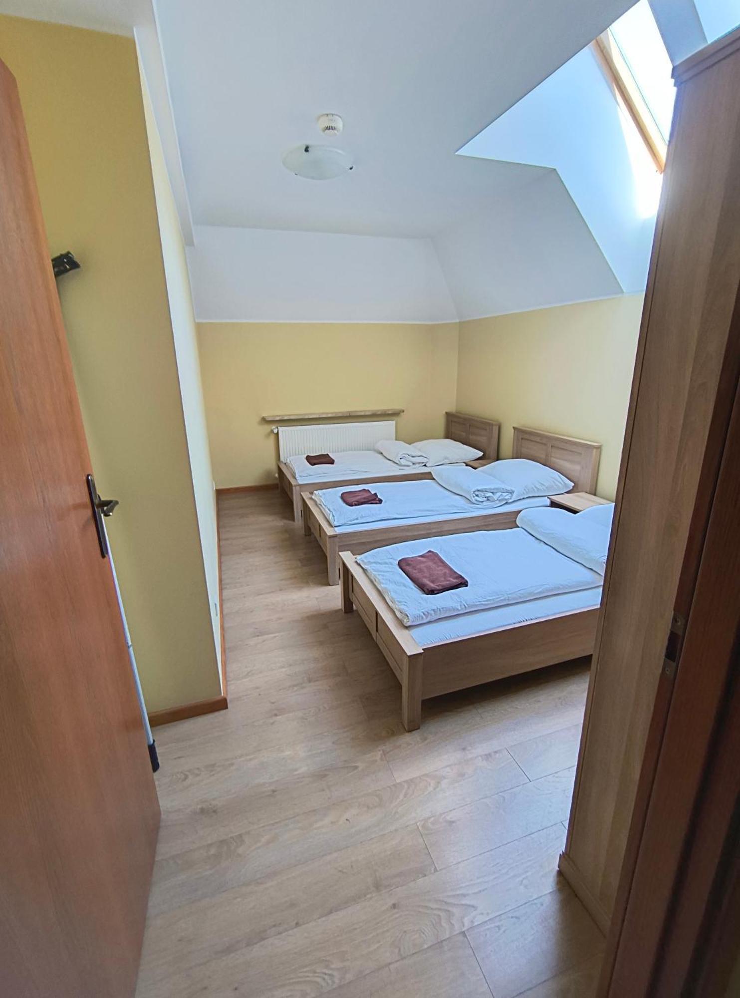 Dobry Zakatek Dom Rekolekcyjny Hotel คอนสแตนชิน-เยซออร์นา ภายนอก รูปภาพ