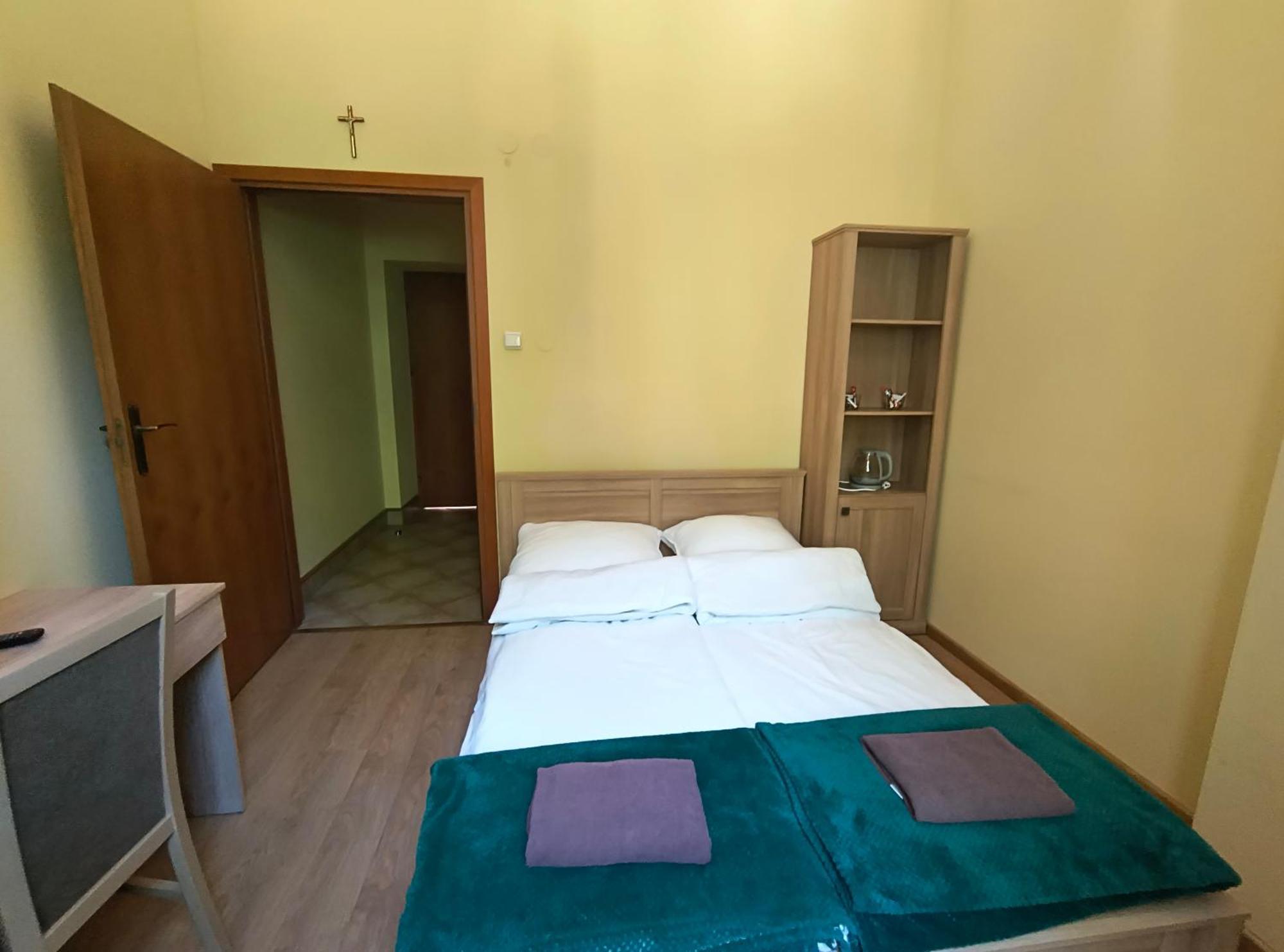 Dobry Zakatek Dom Rekolekcyjny Hotel คอนสแตนชิน-เยซออร์นา ภายนอก รูปภาพ